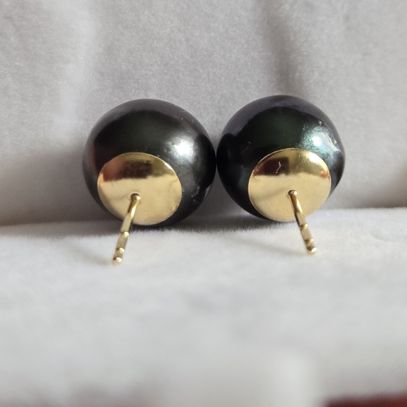Tahitian Black Pearl Earrings 13mm in 14k Yellow Gold - Picture 5 of 10